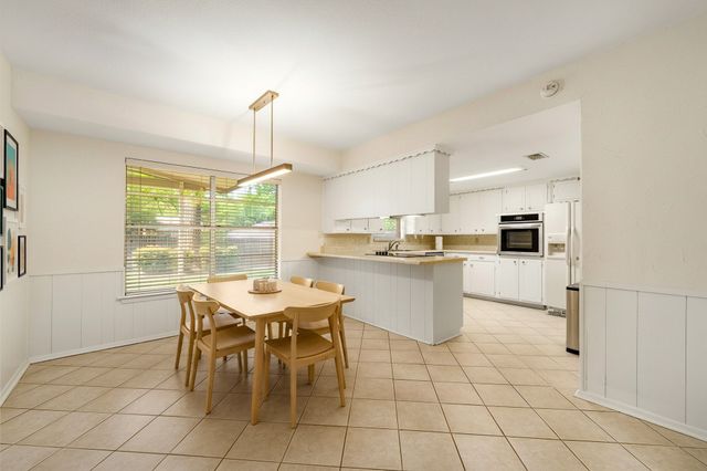 2811 Wentwood Drive, Grapevine, TX 76051