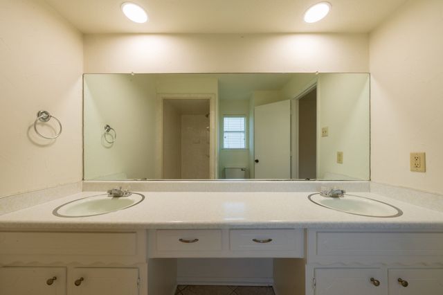 2811 Wentwood Drive, Grapevine, TX 76051