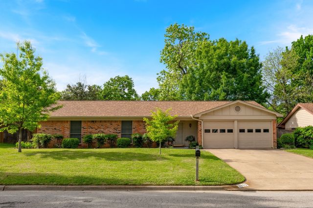 2811 Wentwood Drive, Grapevine, TX 76051