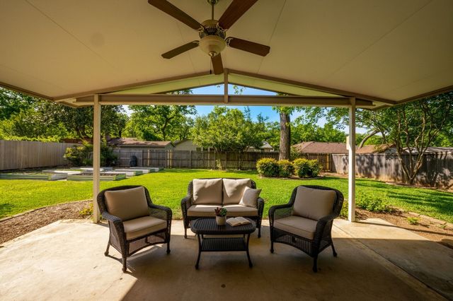 2811 Wentwood Drive, Grapevine, TX 76051