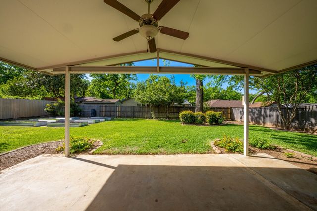 2811 Wentwood Drive, Grapevine, TX 76051