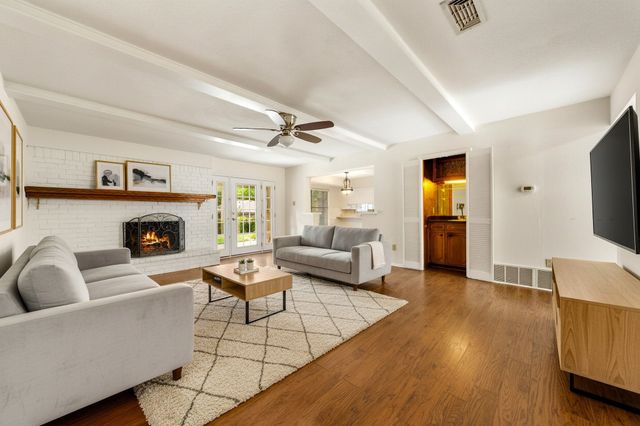 2811 Wentwood Drive, Grapevine, TX 76051