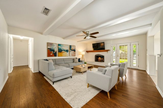 2811 Wentwood Drive, Grapevine, TX 76051