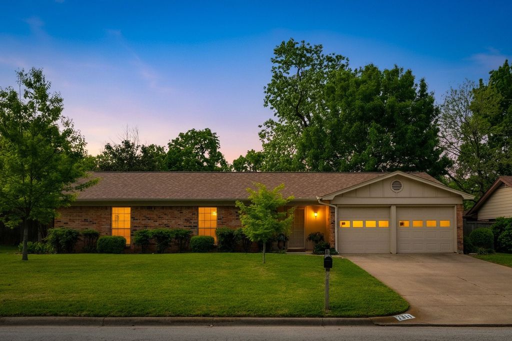 2811 Wentwood Drive, Grapevine, TX 76051