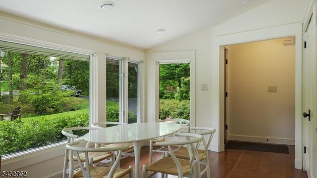 75 Seney Dr, Bernardsville Boro, NJ 07924