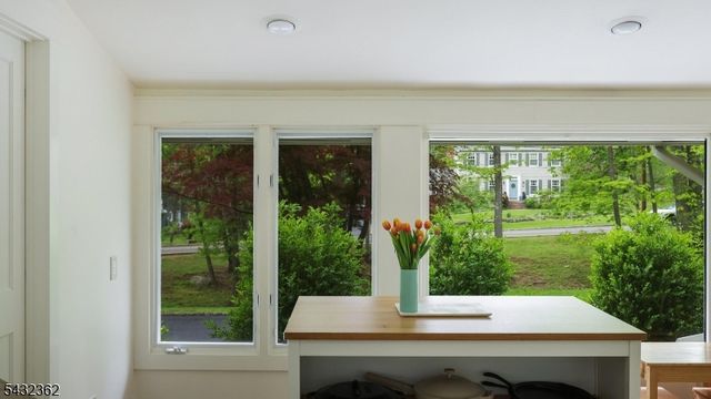 75 Seney Dr, Bernardsville Boro, NJ 07924