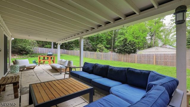 75 Seney Dr, Bernardsville Boro, NJ 07924