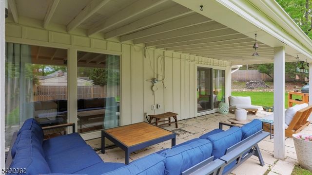 75 Seney Dr, Bernardsville Boro, NJ 07924