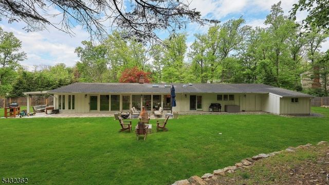 75 Seney Dr, Bernardsville Boro, NJ 07924