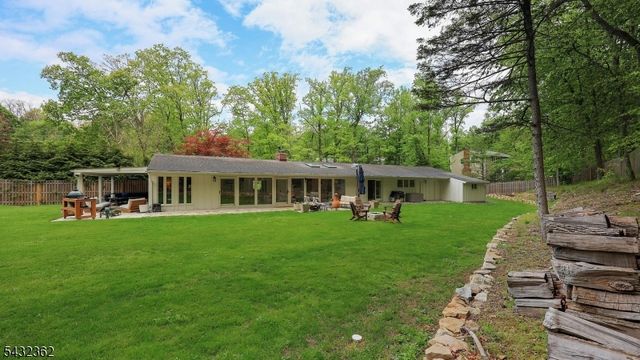 75 Seney Dr, Bernardsville Boro, NJ 07924