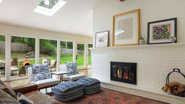 75 Seney Dr, Bernardsville Boro, NJ 07924