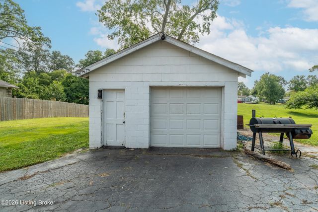 220 Lee St, Shepherdsville, KY 40165