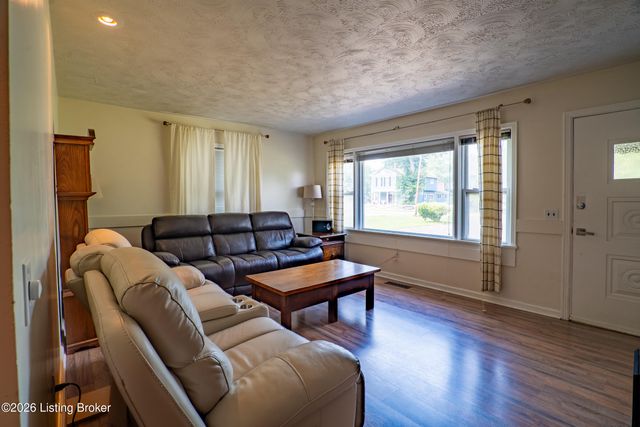 220 Lee St, Shepherdsville, KY 40165