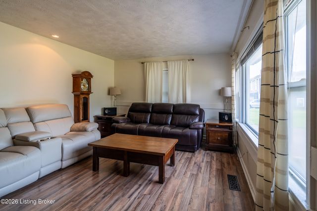 220 Lee St, Shepherdsville, KY 40165