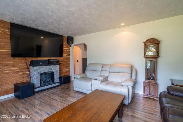 220 Lee St, Shepherdsville, KY 40165