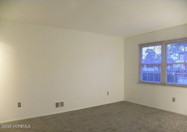 10 Whitecap Way, Brick, NJ 08723