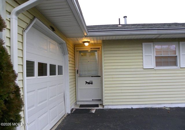 10 Whitecap Way, Brick, NJ 08723