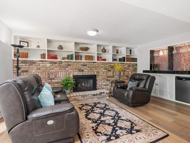 2885 Zanzibar Lane N, Plymouth, MN 55447