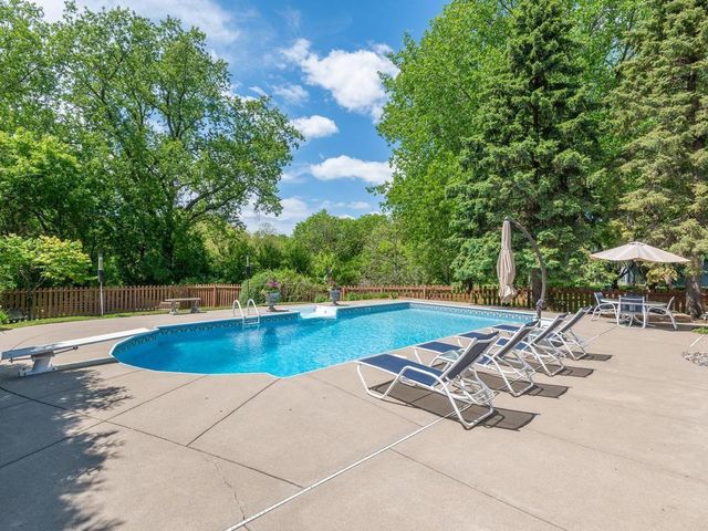 2885 Zanzibar Lane N, Plymouth, MN 55447