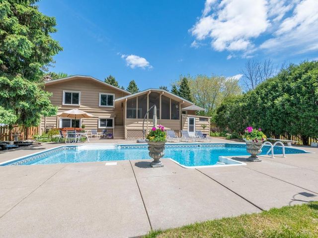 2885 Zanzibar Lane N, Plymouth, MN 55447