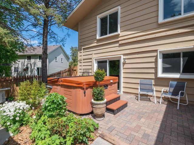 2885 Zanzibar Lane N, Plymouth, MN 55447