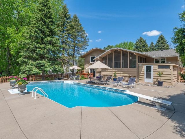 2885 Zanzibar Lane N, Plymouth, MN 55447