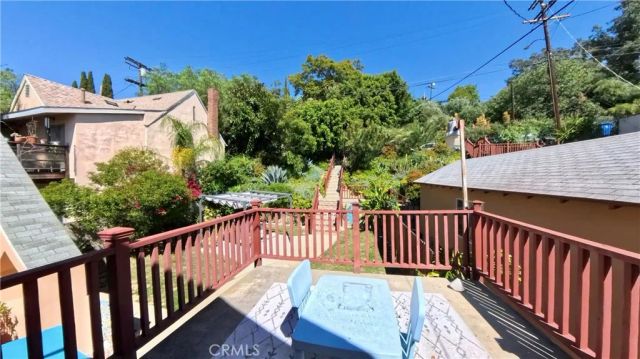 641 Sunnyhill Drive, Los Angeles, CA 90065