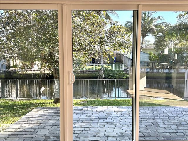 3042 Hayes Street, Hollywood, FL 33021