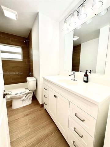 3042 Hayes Street, Hollywood, FL 33021