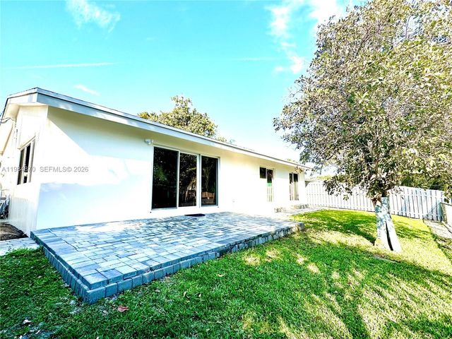 3042 Hayes Street, Hollywood, FL 33021