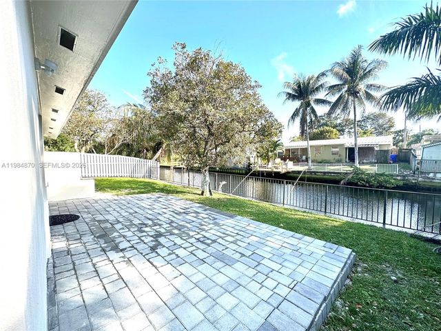 3042 Hayes Street, Hollywood, FL 33021