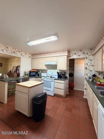 880 S La Mesa Circle, Benson, AZ 85602
