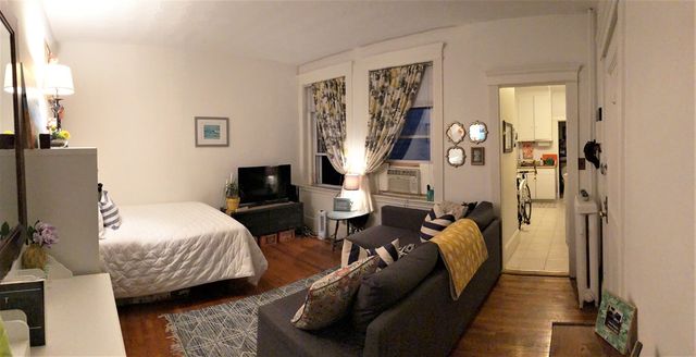 15 Parkman St 3C, Brookline, MA 02446