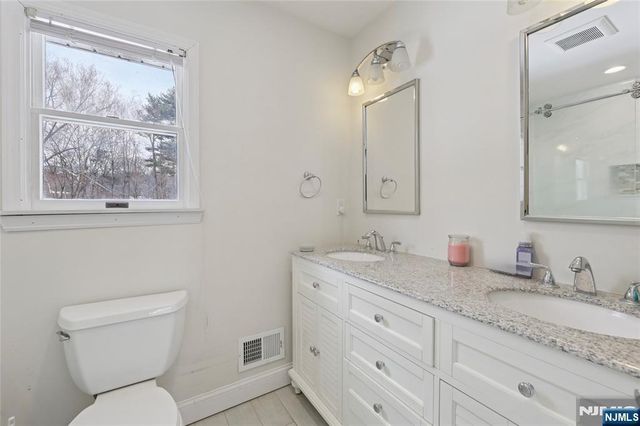 363 Vesta Court, Ridgewood, NJ 07450