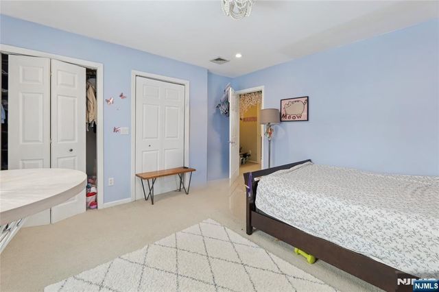 363 Vesta Court, Ridgewood, NJ 07450