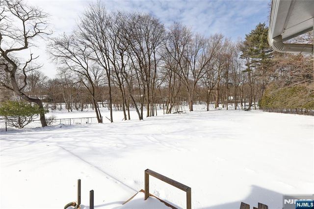 363 Vesta Court, Ridgewood, NJ 07450