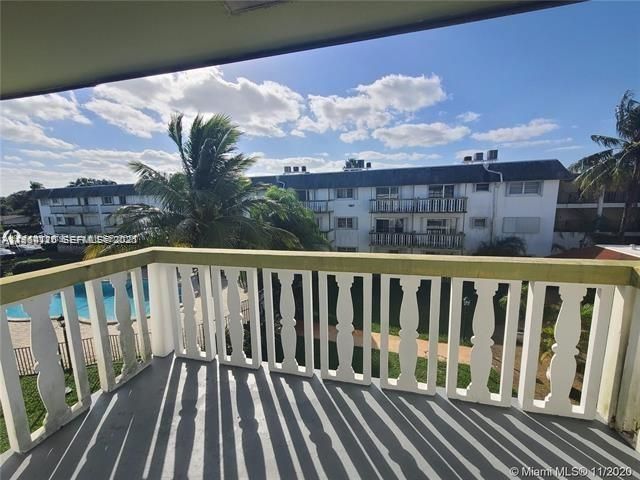 15225 NE 6th Ave B303, Miami, FL 33162