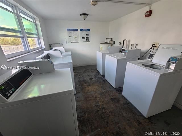 15225 NE 6th Ave B303, Miami, FL 33162