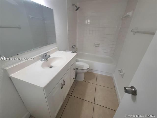 15225 NE 6th Ave B303, Miami, FL 33162