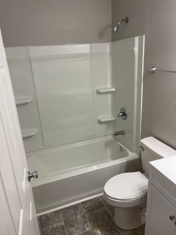 709 Woodlawn Dr, Clarksville, TN 37040