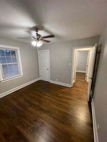 709 Woodlawn Dr, Clarksville, TN 37040