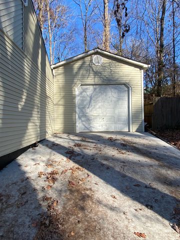 709 Woodlawn Dr, Clarksville, TN 37040