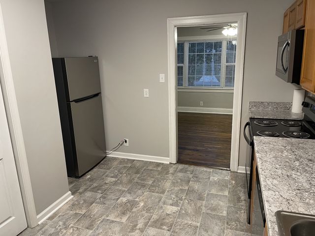 709 Woodlawn Dr, Clarksville, TN 37040