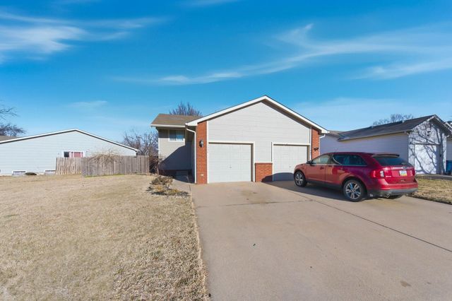 11004 W Grant St, Wichita, KS 67209