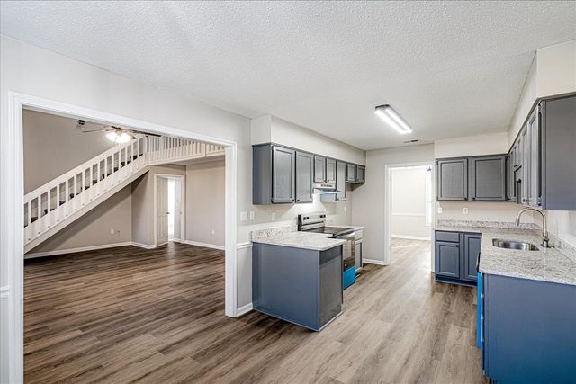 7147 COUNTRY OAKS DR, Memphis, TN 38125