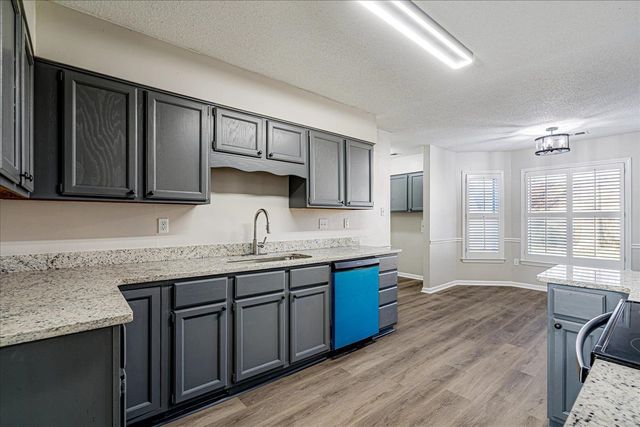 7147 COUNTRY OAKS DR, Memphis, TN 38125