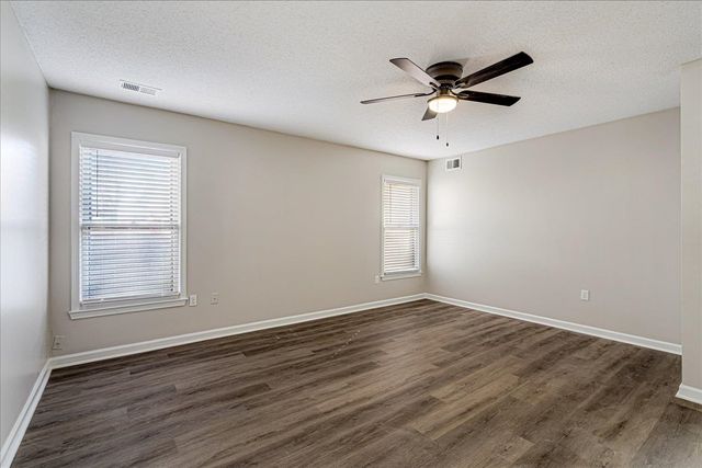 7147 COUNTRY OAKS DR, Memphis, TN 38125