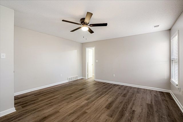 7147 COUNTRY OAKS DR, Memphis, TN 38125