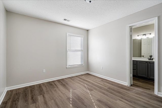 7147 COUNTRY OAKS DR, Memphis, TN 38125