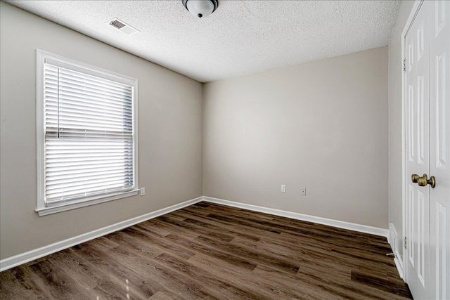 7147 COUNTRY OAKS DR, Memphis, TN 38125